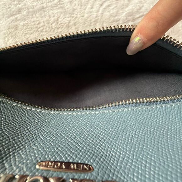 Coach Gallery Cross Grain Leather Tote - Picture 6 of 14